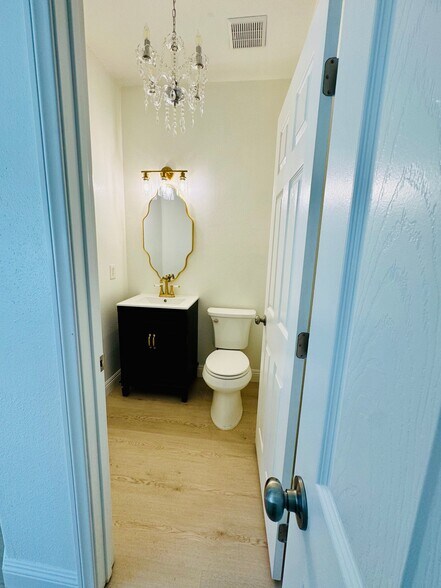 Building Photo - 15 Ametrine Way