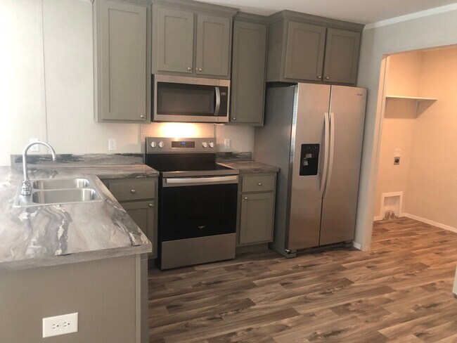 Building Photo - BRAND NEW-3 Bedroom / 2 Bath