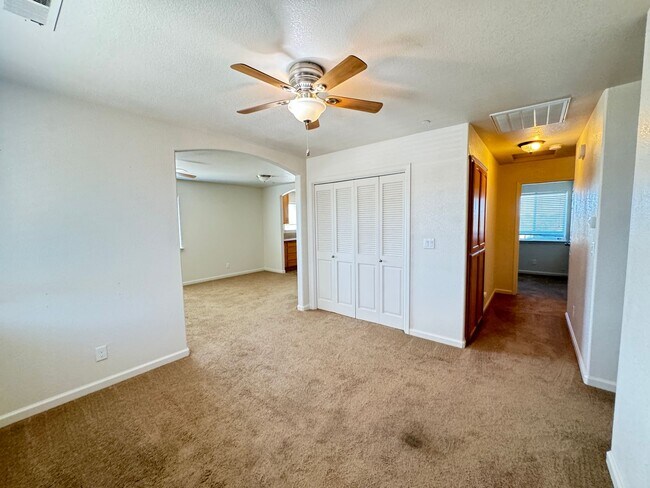 Building Photo - 3 bed/ 2 bath house in country setting