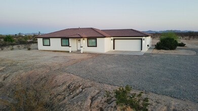 Building Photo - 726 S Johnson Rd