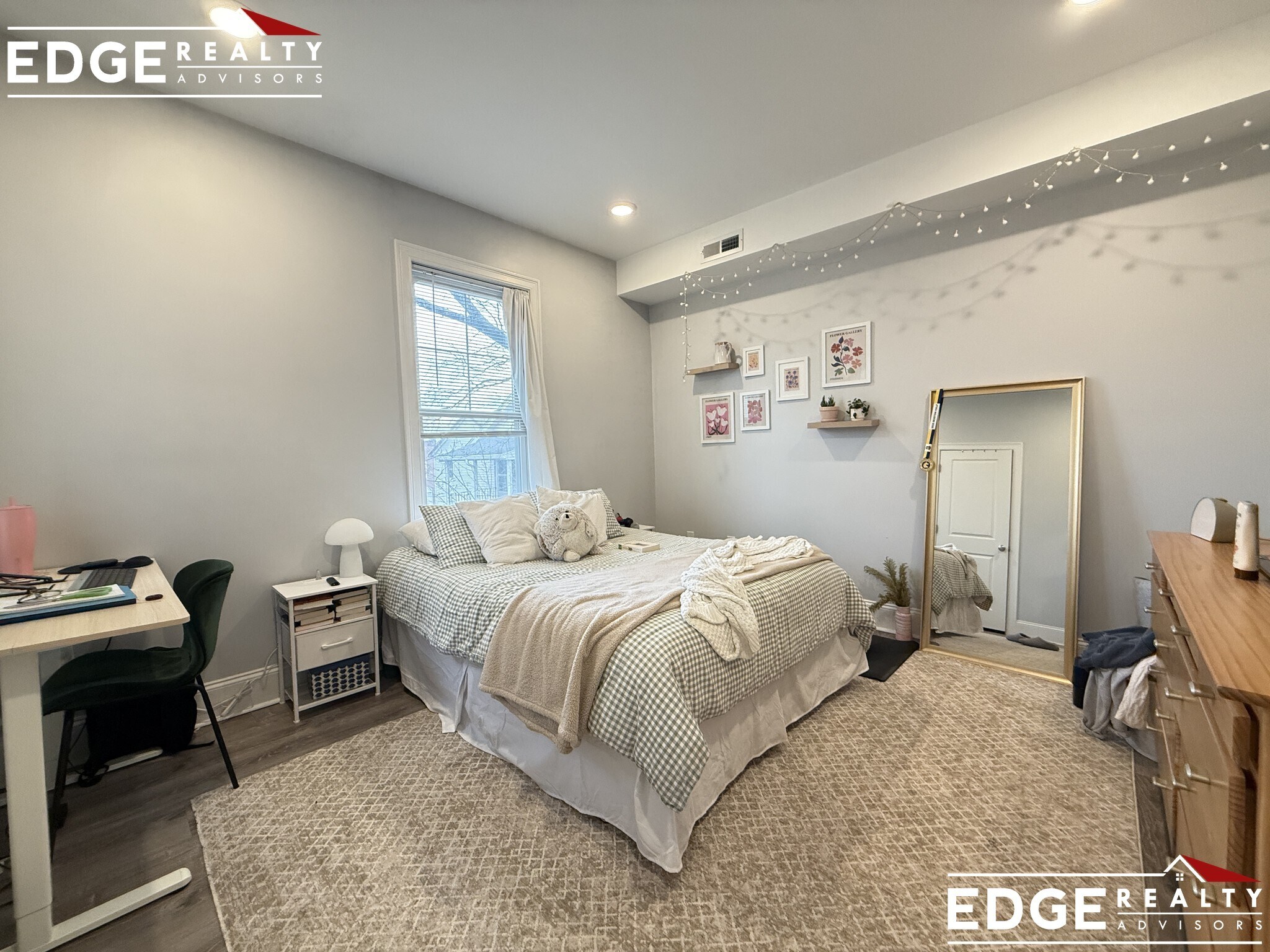 Building Photo - 168 Franklin St