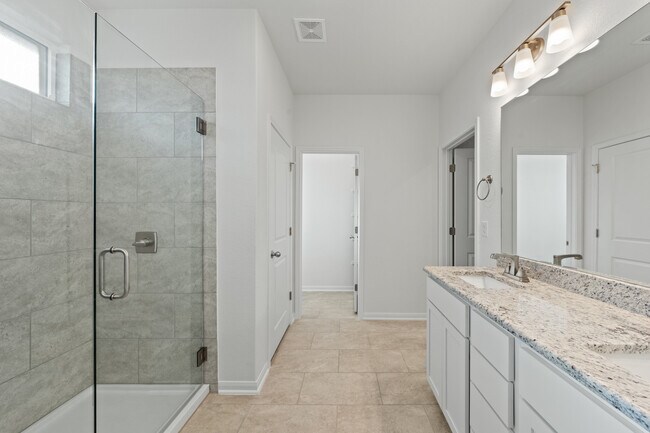 Building Photo - 8014 Timber Holw Ln