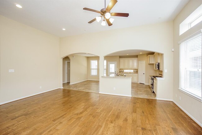 Building Photo - 6203 Brookmall Dr
