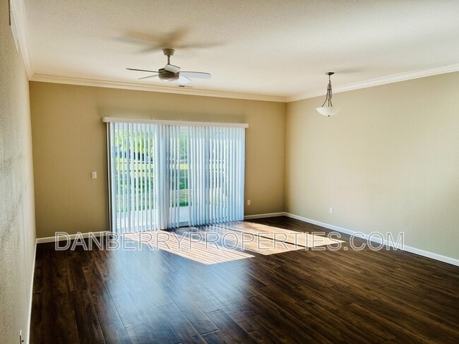 Building Photo - 1477 River Park Ln