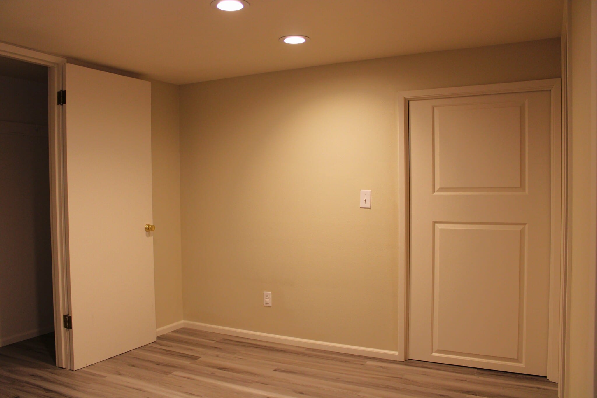 Building Photo - 1219 1st St