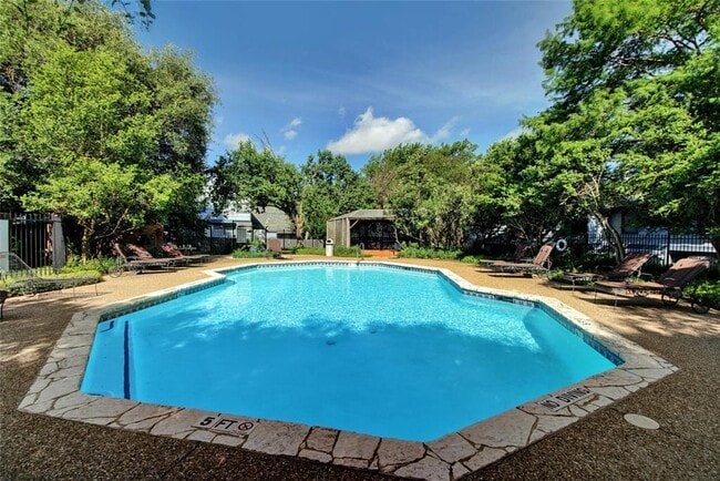 Building Photo - 1411 Gracy Farms Ln