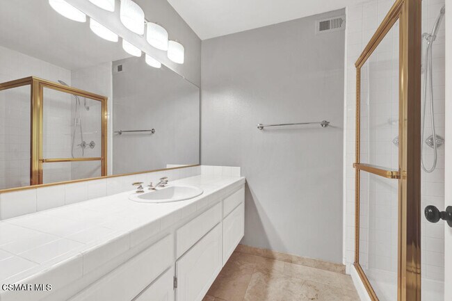 Building Photo - 852 Admiral Ct
