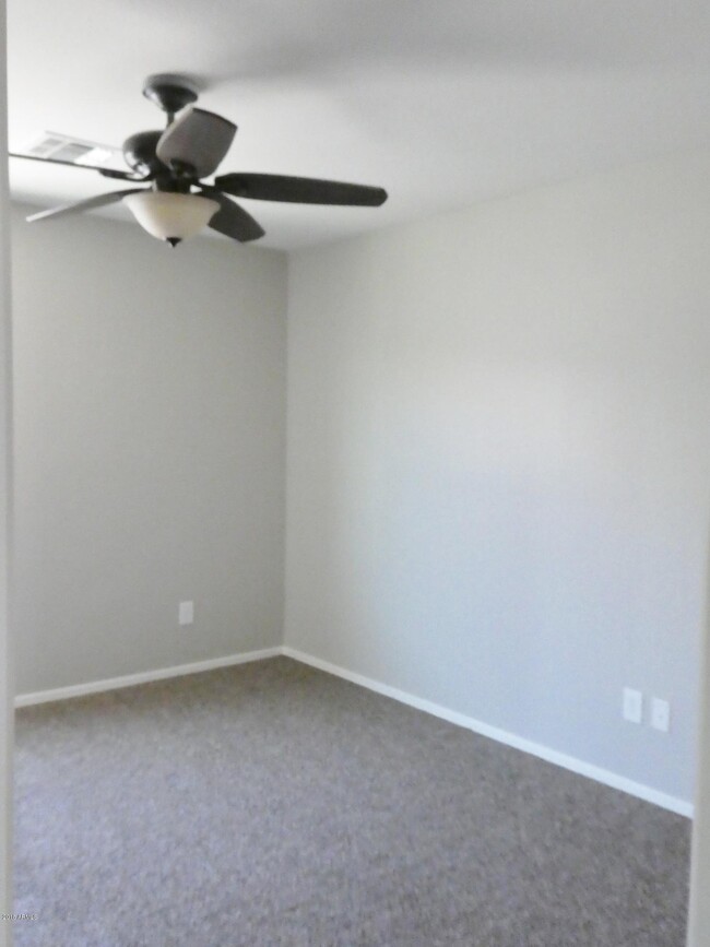 Building Photo - 1674 W Pelican Dr