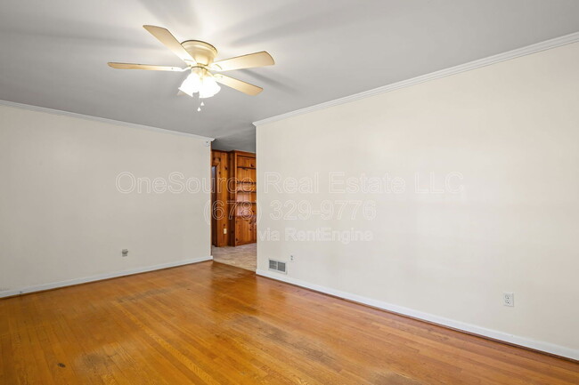 Building Photo - 1024 Hambrick Rd