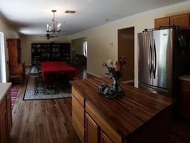 Building Photo - 116 King Arthur Ct