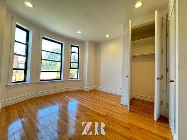 Building Photo - 2 bedroom in Brooklyn NY 11215