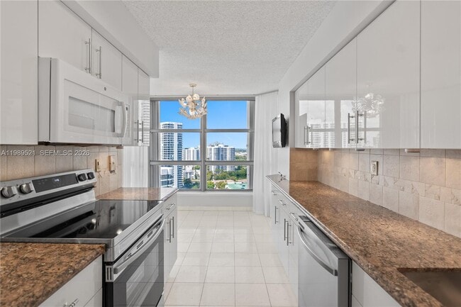 Building Photo - 19101 NE 36th Pl