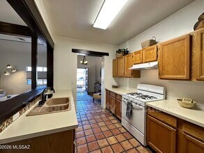 Building Photo - 570 S Main Ave