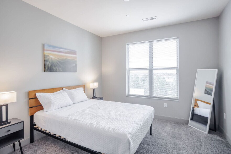 Building Photo - 121 E Freedom Way