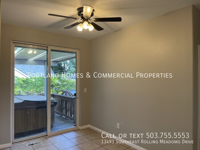 Building Photo - 13493 SE Rolling Meadows Dr