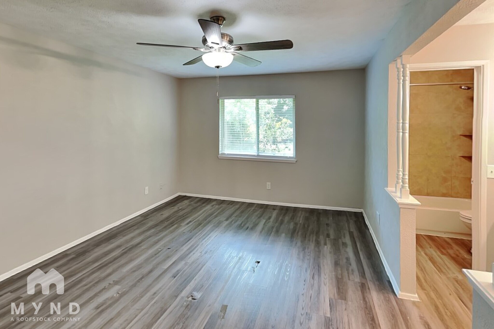 Building Photo - 2822 Canary Ln