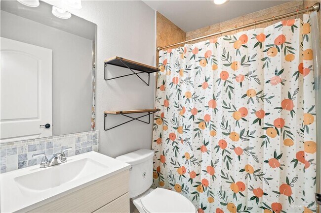 Building Photo - 35 N 30th St