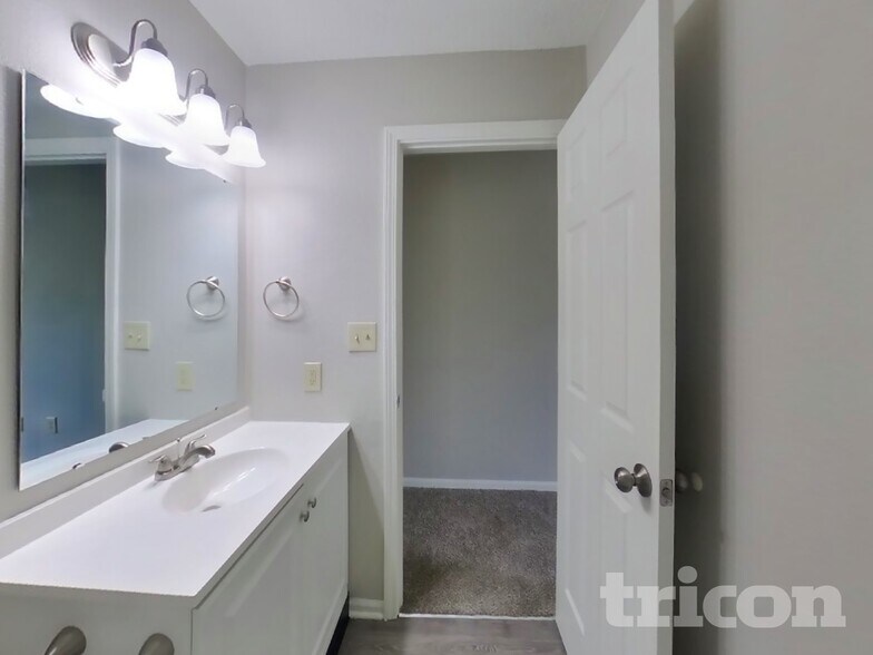 Building Photo - 6503 Townsend Way