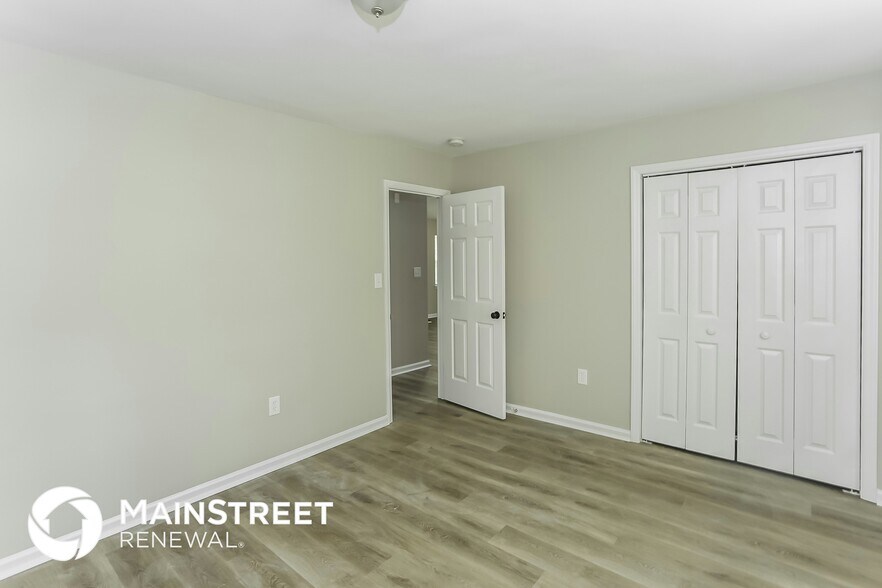 Building Photo - 10003 Greenwood Ct