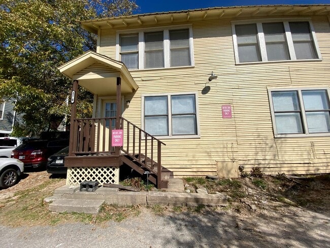 Building Photo - 30th-407 E