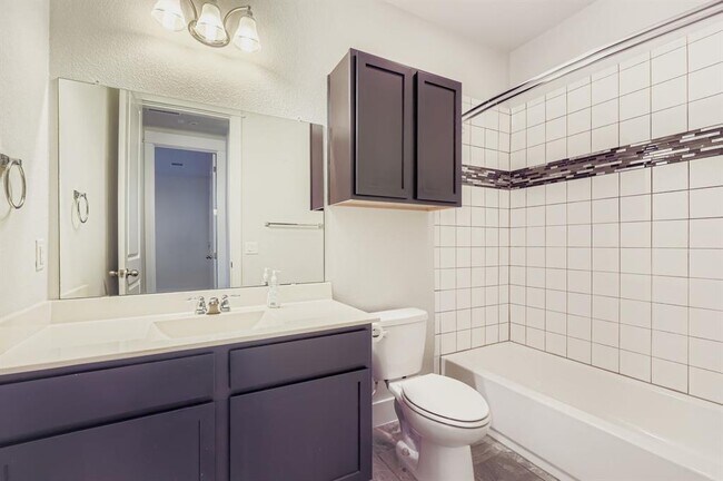 Building Photo - 12518 Red Sparrow St