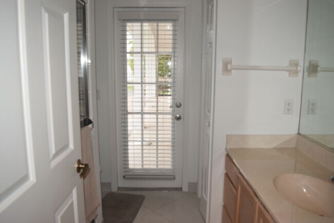 Building Photo - Fully furnished 3 bedroom 3 Bath POOL home in Sandpiper Bay