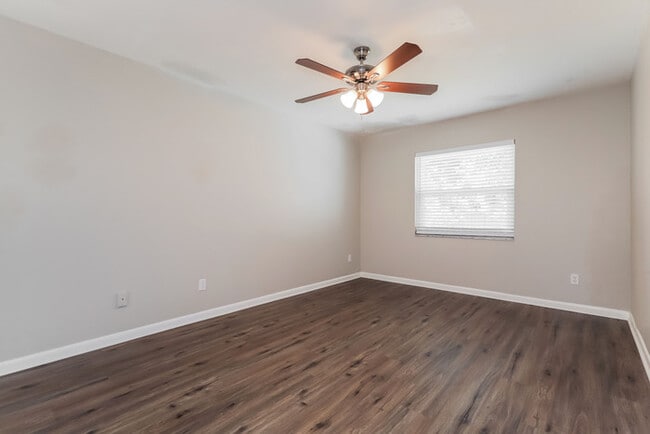 Building Photo - 701 Redondo Dr