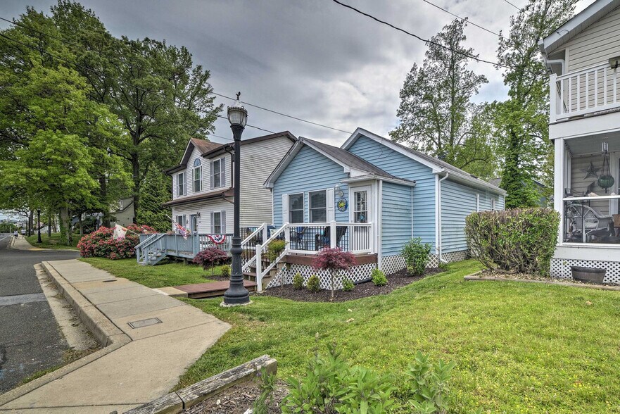 Building Photo - 8320 Bayside Rd