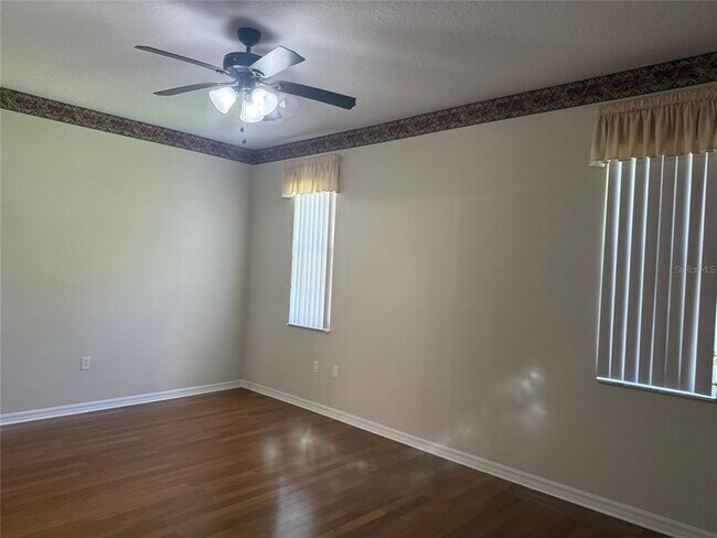 Building Photo - 410 Fairlane Dr