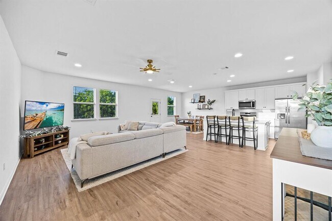 Building Photo - 7002 Nijinsky Dr