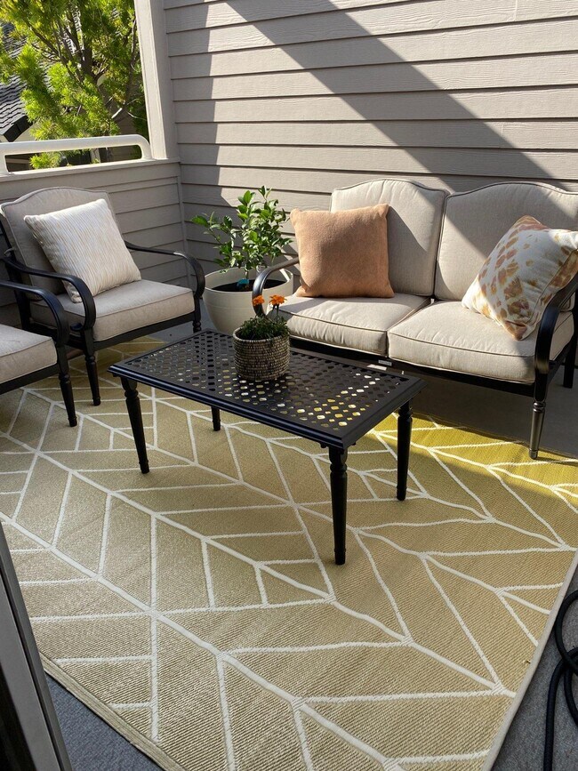 Building Photo - 207 Compass Point Ct