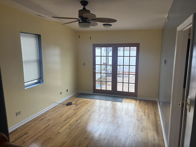 Building Photo - 3827 S Archer Ave