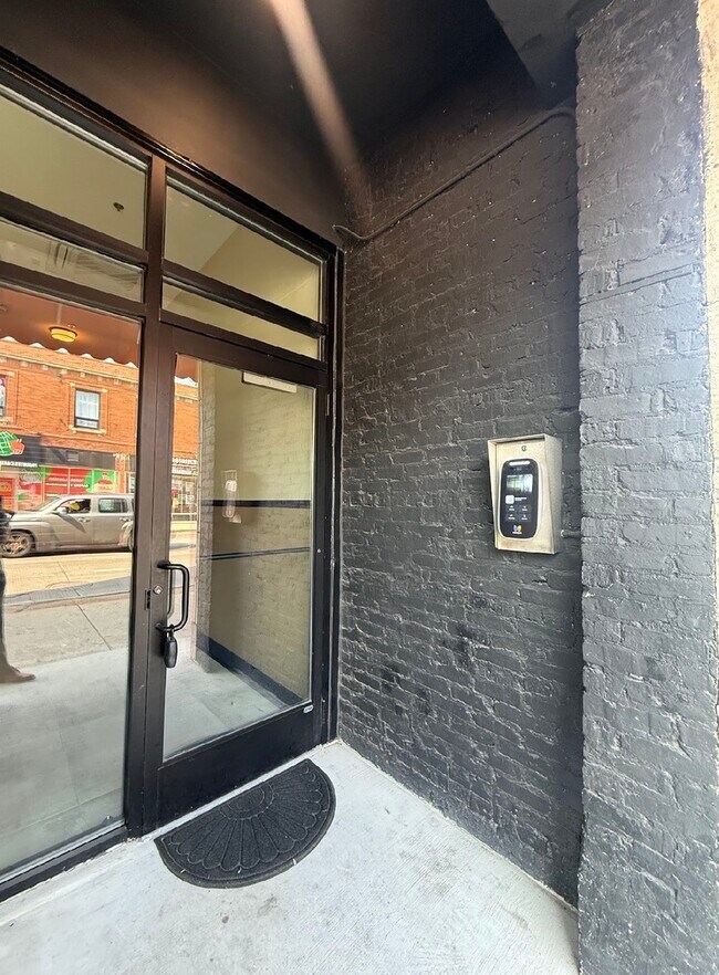 Building Photo - 3801 W 26th St