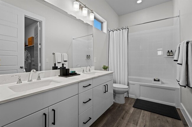 Building Photo - 476 Suffield Dr