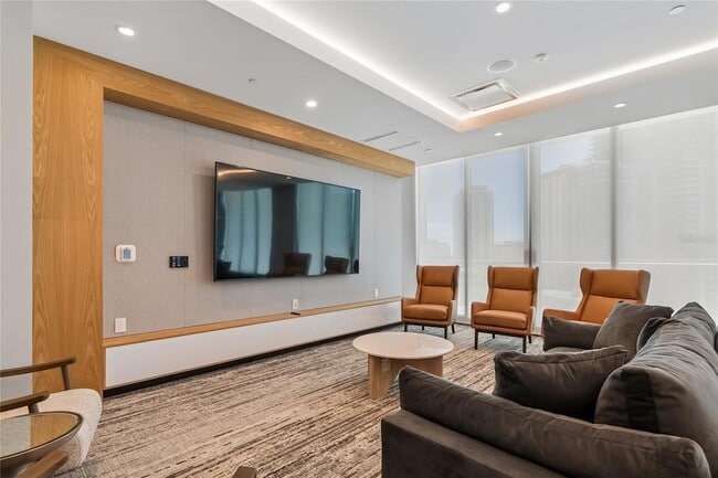 Building Photo - 400 Central Ave