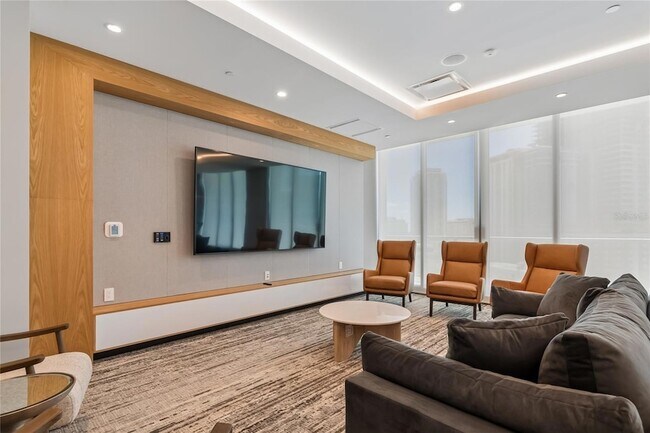 Building Photo - 400 Central Ave