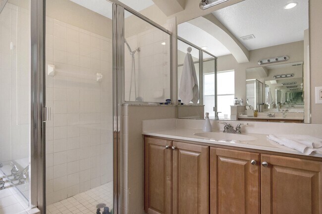 Building Photo - 5145 Marbella Isle Dr