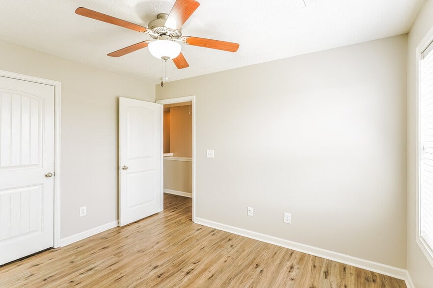 Building Photo - 1020 Tammy Sue Ln