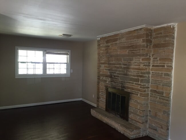 Building Photo - **UPCOMING**Near Ft. Benning. Columbus, GA  Bedroom 4 / 1 Full Bathroom & 2 Half Bathroom Home fo...