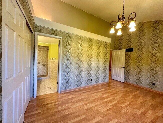 Building Photo - 12930 N Colony Dr