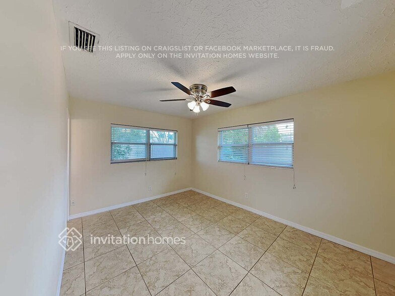 Building Photo - 3144 Bougainvillea St