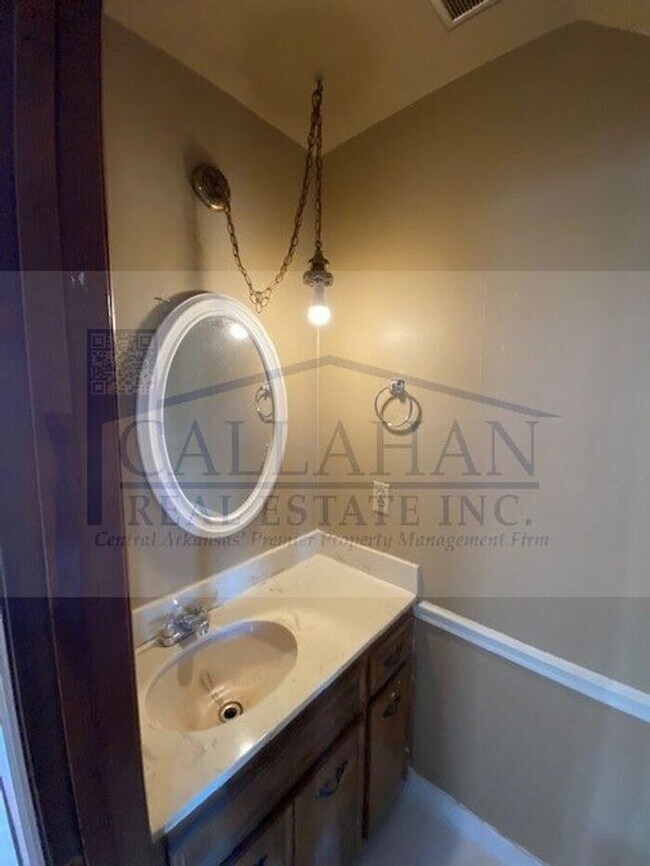 Building Photo - Shackleford Rd Townhome