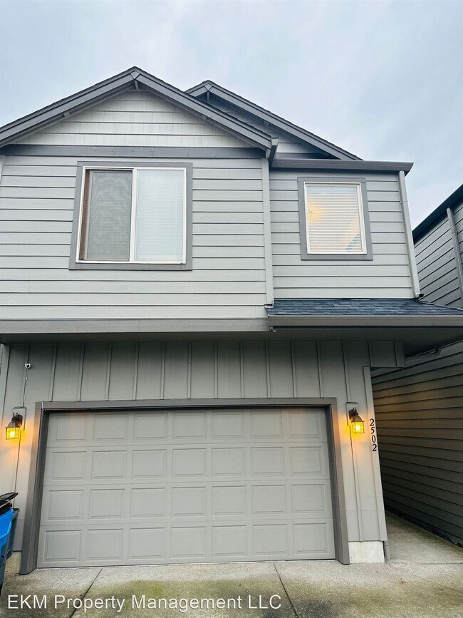Building Photo - 3 br, 2.5 bath House - 2502 NE 130th Avenu...