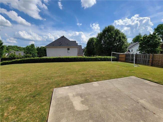 Building Photo - 800 Middlebrooke Bend