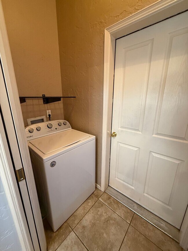 Building Photo - 4238 Trillium Dr