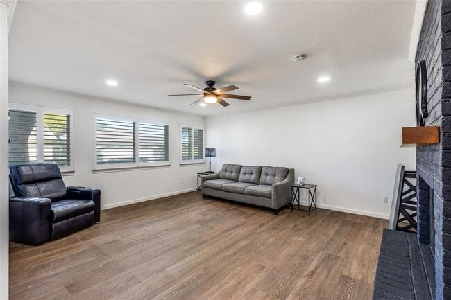 Building Photo - 11127 Pinehurst Dr