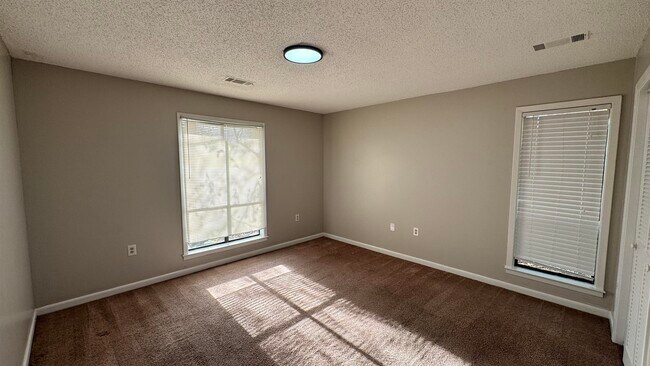 Building Photo - 2302 Hawksmoor Pl