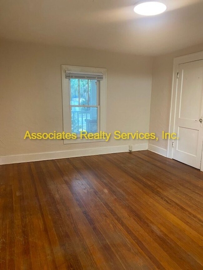 Building Photo - MOVE IN SPECIAL!!! 3 Bed/2 Bath Home in NW...