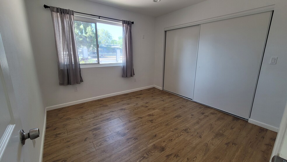 Bedroom - 15950 Devonshire St