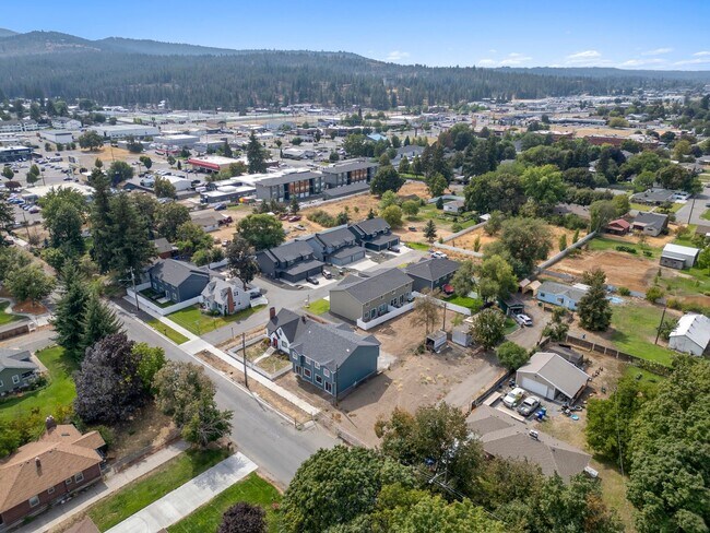 Building Photo - NEW Valley Townhome for rent